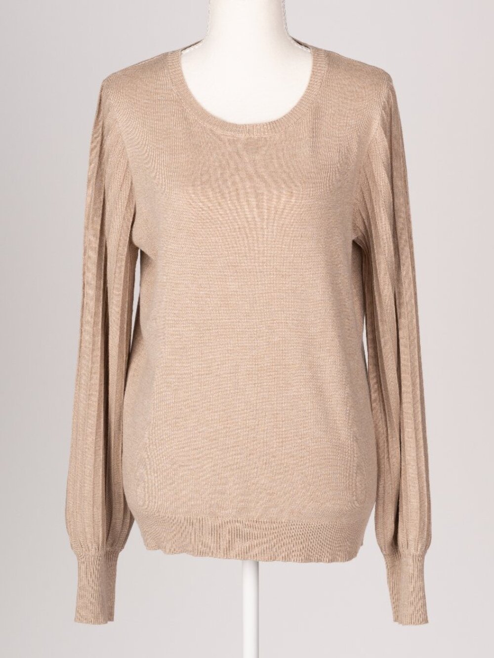 NWT Oatmeal Heather Pleated Sleeve Crew Neck Sweater Medium Soft Girl Cozy